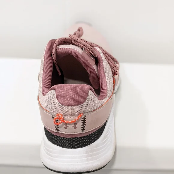 Under armour charged breathe bliss sneakers. - Picture 4 of 16